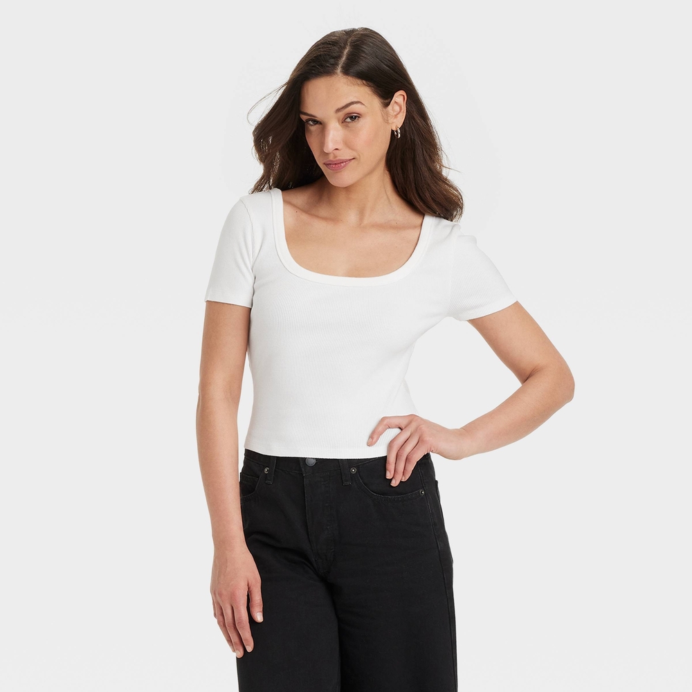 Universal Thread White Scoop Neck t-shirt